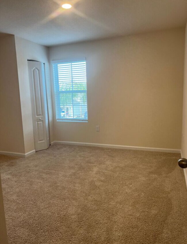 Building Photo - 131 Pomona Wy