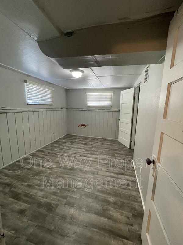 Building Photo - 1112 7th St