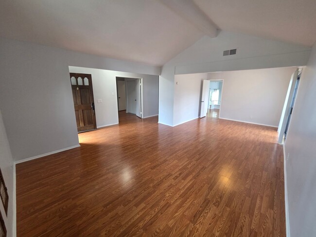 Building Photo - Stunning Via Verde home!