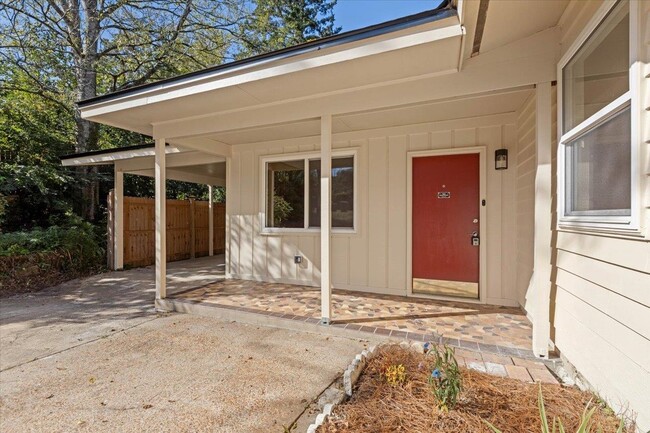 Building Photo - 1807 Ivan Dr