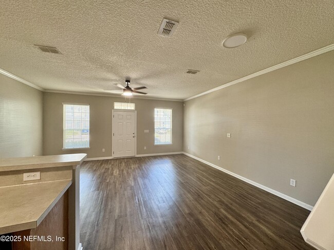 Building Photo - 450 Sherwood Oaks Dr