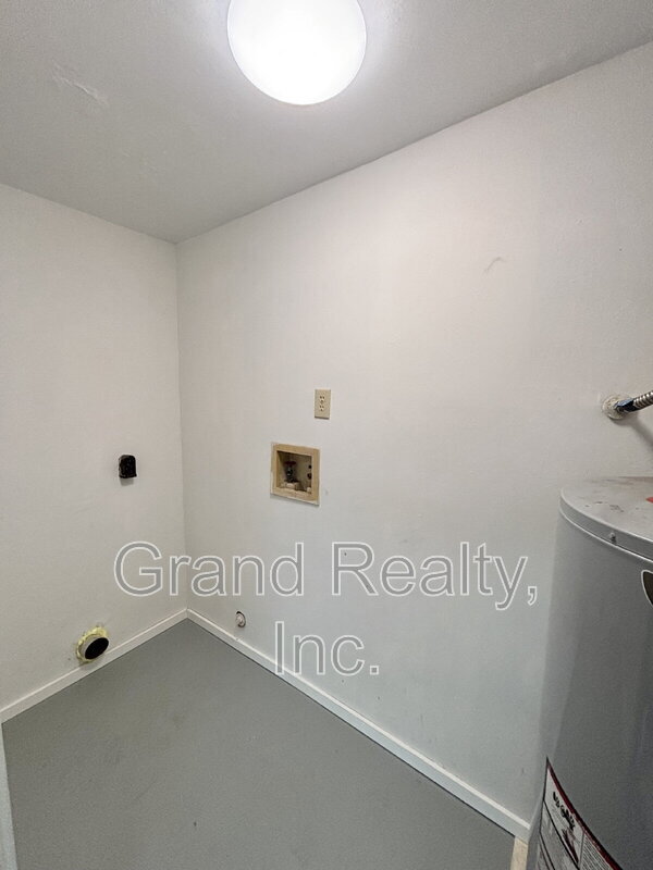 Building Photo - 5387 E Avenida De Golf