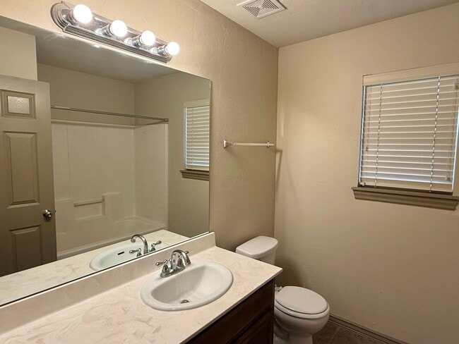 Building Photo - Gorgeous Four Bedroom Home in Scissortail Landing of Edmond