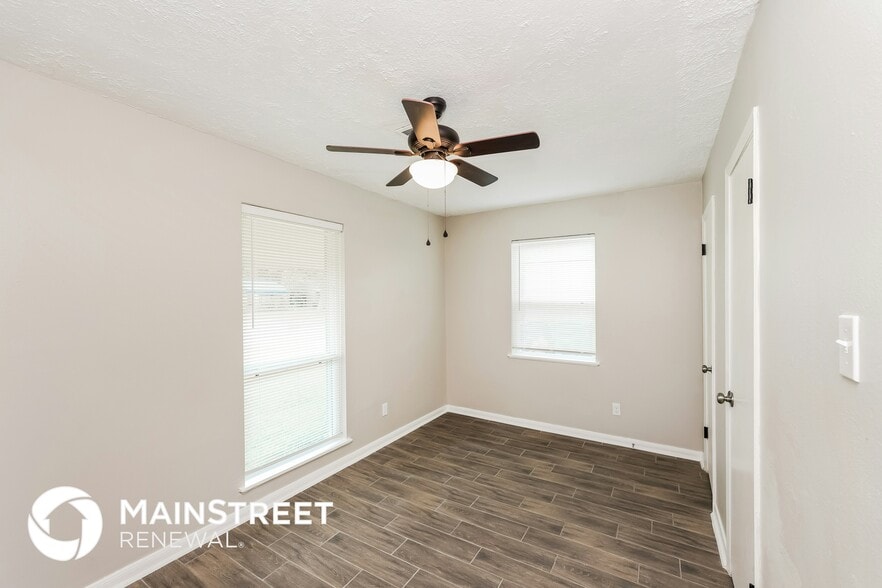 Building Photo - 10902 Faircroft Dr