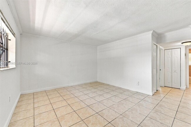 Building Photo - 1245 W 24th St