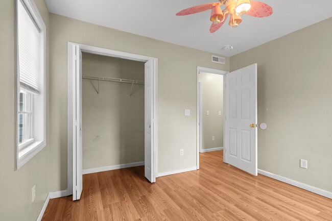 Building Photo - 883 N Cool Ave