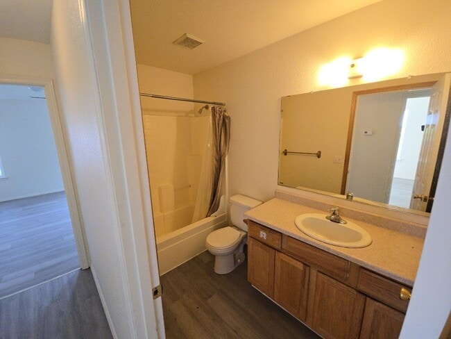 Building Photo - 3BD/2BA Arcata home!