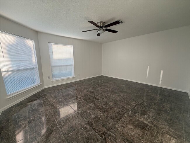 Building Photo - 15306 La Paloma Dr