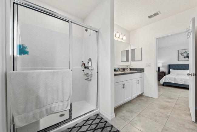 Building Photo - 1514 SW Kosnar Ave