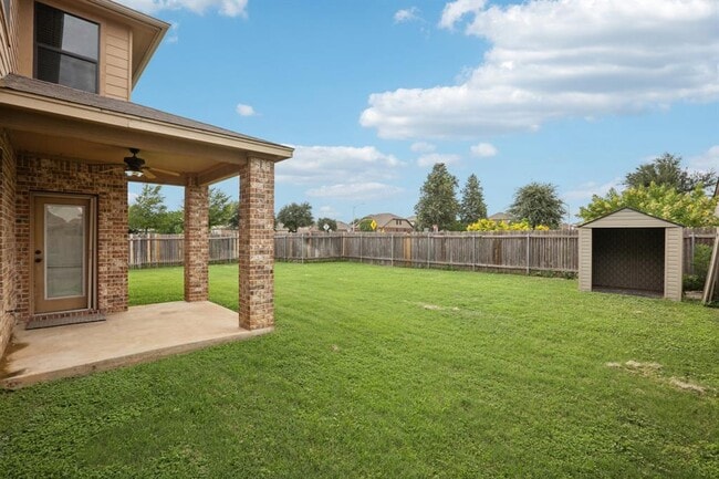 Building Photo - 1001 Lily Pad Ln