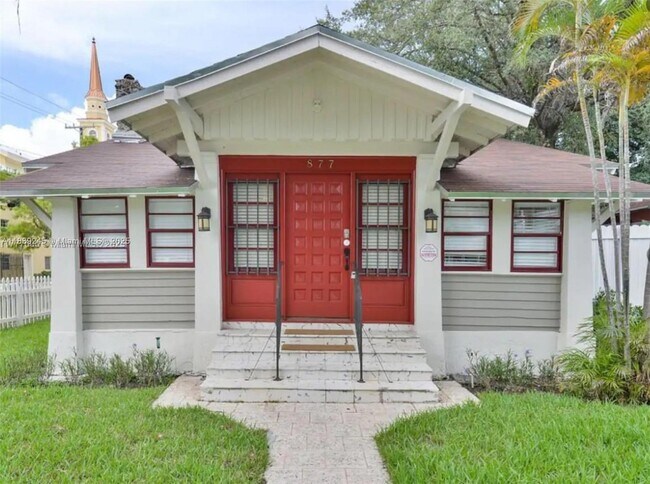 Primary Photo - 877 SW 2nd St