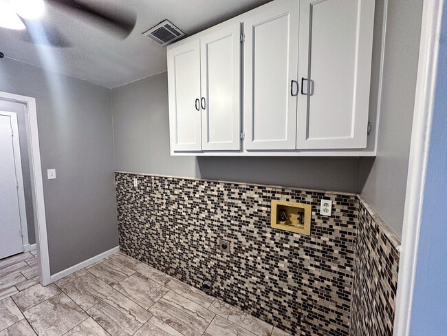 Building Photo - 2801 53rd St