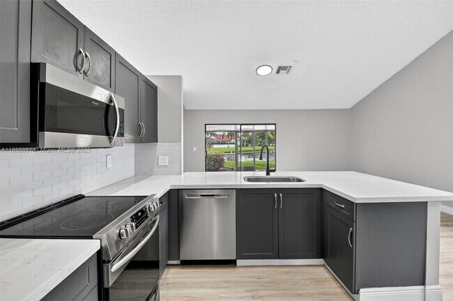 Building Photo - 9645 El Clair Ranch Rd