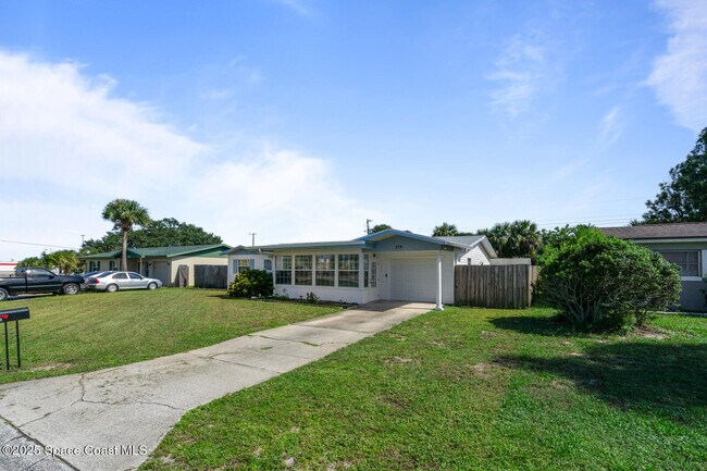 Building Photo - 219 Narvaez Dr