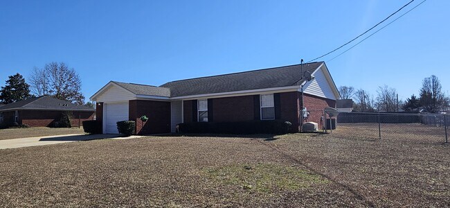 Building Photo - 312 Joe Walding Dr