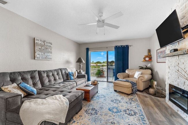 Building Photo - Waterfront Views with $1,000 Off First Mon...