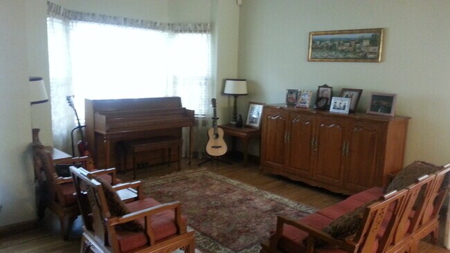 Building Photo - Gorgeous Home For Rent in Briargate