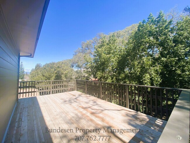 Building Photo - 77 Sunny Hill Dr