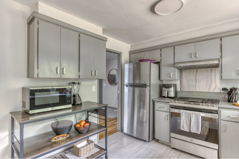 Building Photo - 9035 SW Monterey Pl