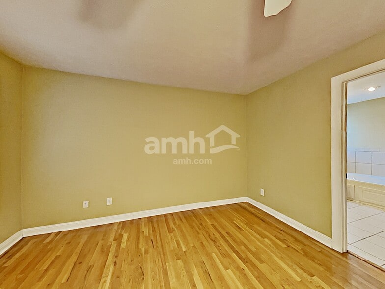 Building Photo - 10010 Langford Ct