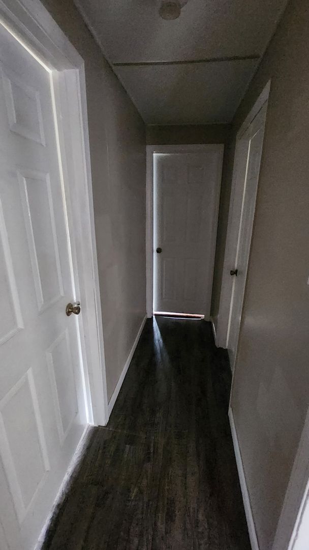 Building Photo - 2 Bed 1 Bath