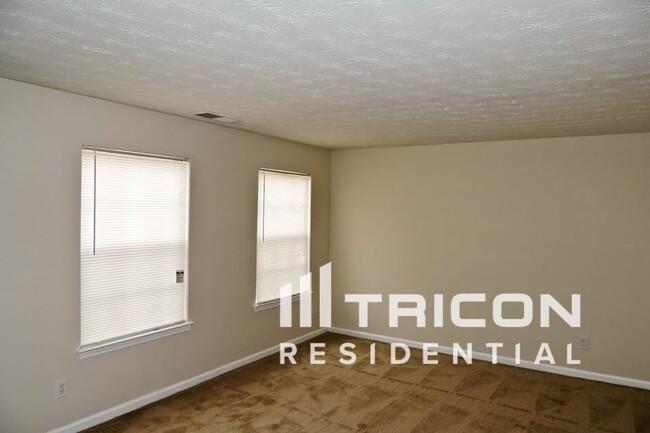 Building Photo - 4004 Castle Way Dr