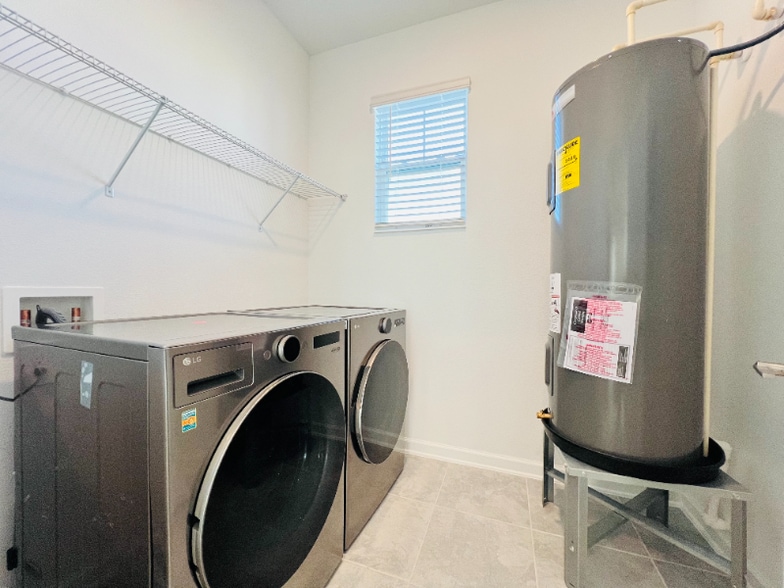 Building Photo - 1943 Flourish Ave