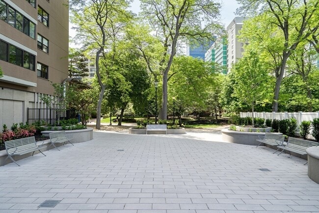 Building Photo - 8 Whittier Pl