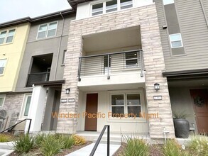 Building Photo - Newly Built ! Be The First To Live Here ! ...