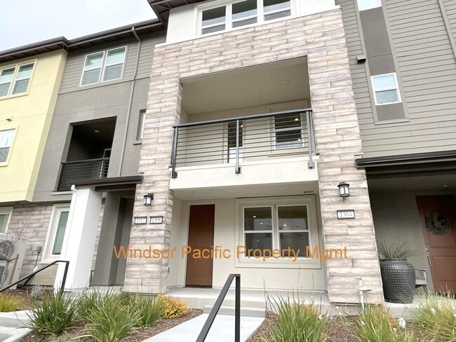 Primary Photo - NEW PRICE ! Newly Built ! Be The First To ...