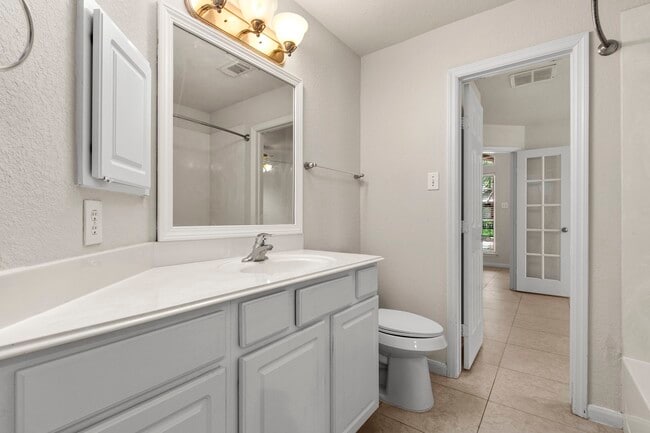 Building Photo - 7710 Trail Hollow