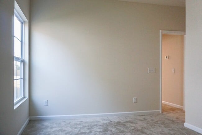 Building Photo - Lovely 3 bedroom 2 Bath Ranch with 2 Car Garage in Goose Creek