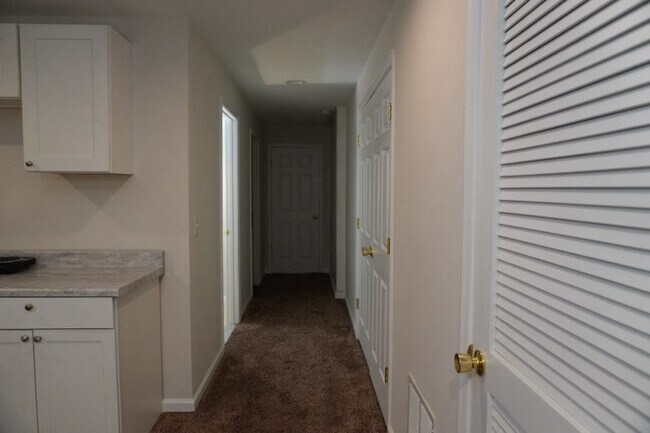 Building Photo - 2235 Diloreta Dr