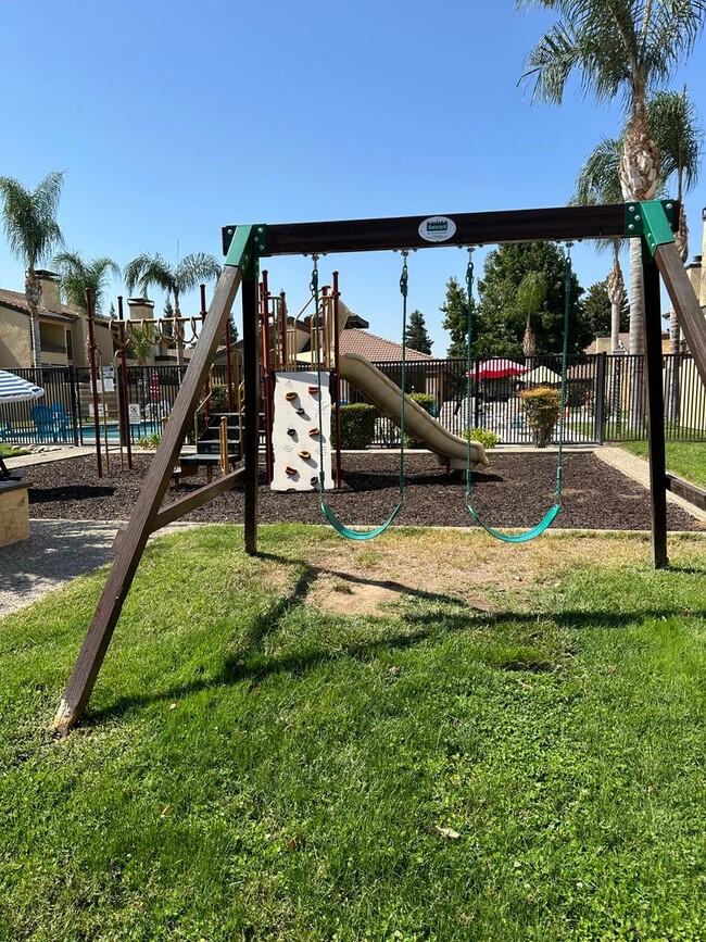 Building Photo - Stunning Condo in Turlock available for im...