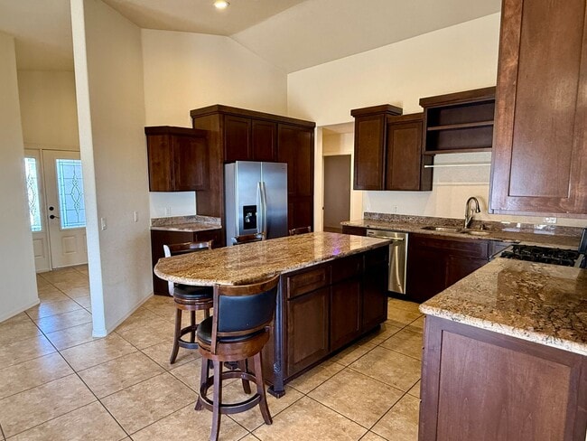 Building Photo - 4 bedroom view home in San Luis, AZ