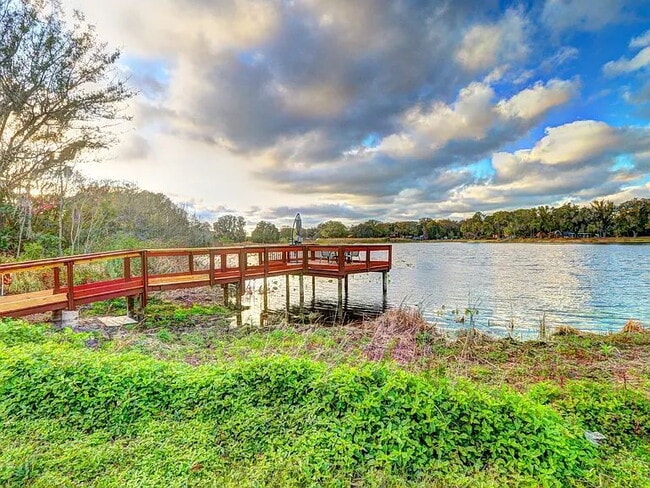 Building Photo - Beautifully Remodeled Lakefront Home | Spring-Fed Lake Views