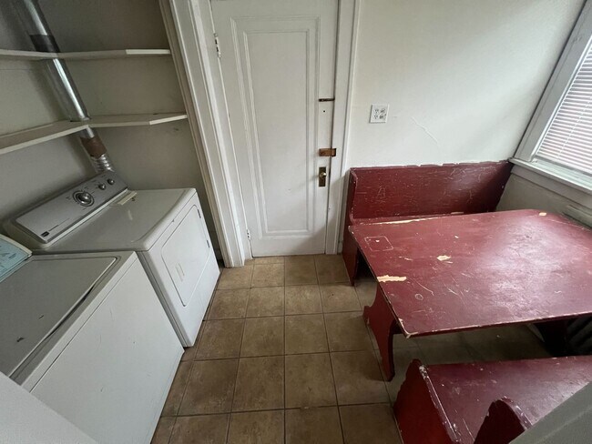 Building Photo - 67 S Main Ave