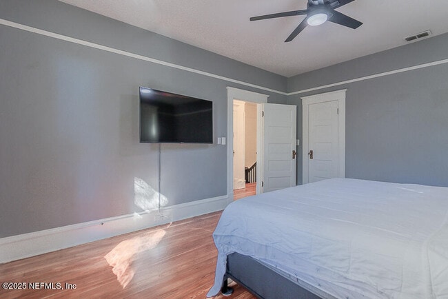 Building Photo - 1838 Silver St