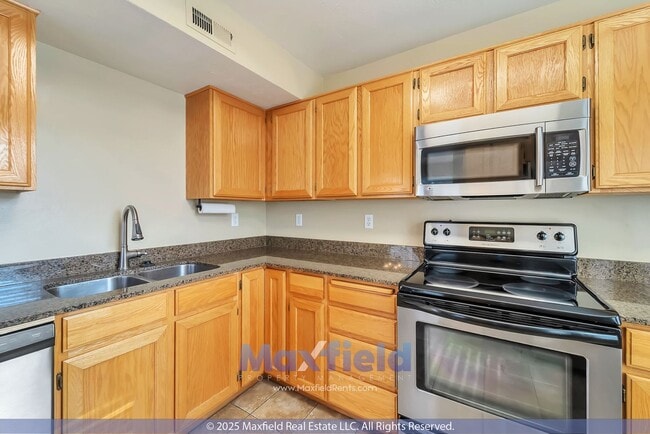 Building Photo - Stoney Brook Condos Unit #2 - 2BD - 2BTH 1GAR
