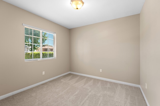 Building Photo - 18005 Bullock St
