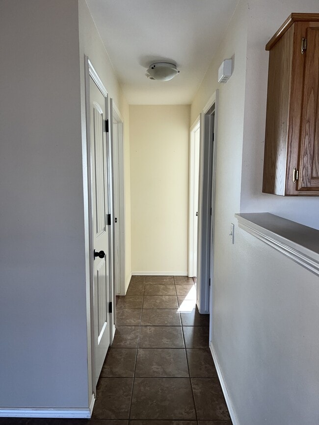 Building Photo - 2308 Devin Ln