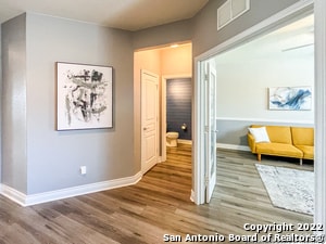 Building Photo - 7427 Valle Msn