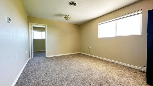 Building Photo - Quiet Guest House 2 Bed 1 Bath in the Coun...