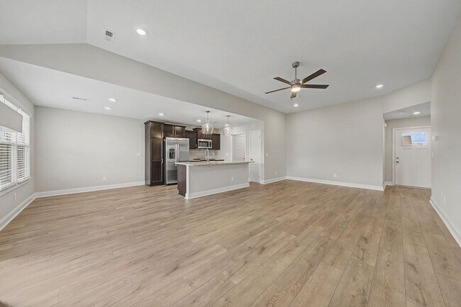 Building Photo - 199 Donegal Dr