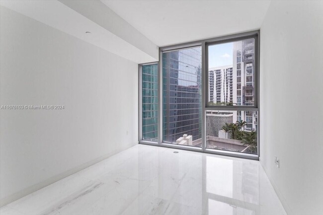 Building Photo - 300 Biscayne Blvd Way