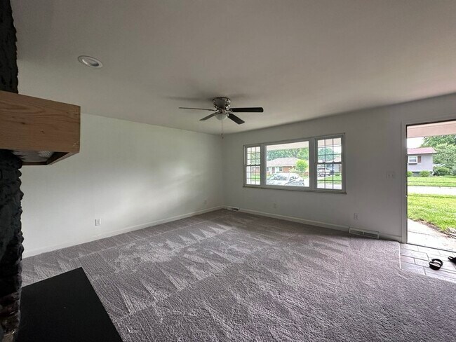 Building Photo - 5125 Bigelow Dr