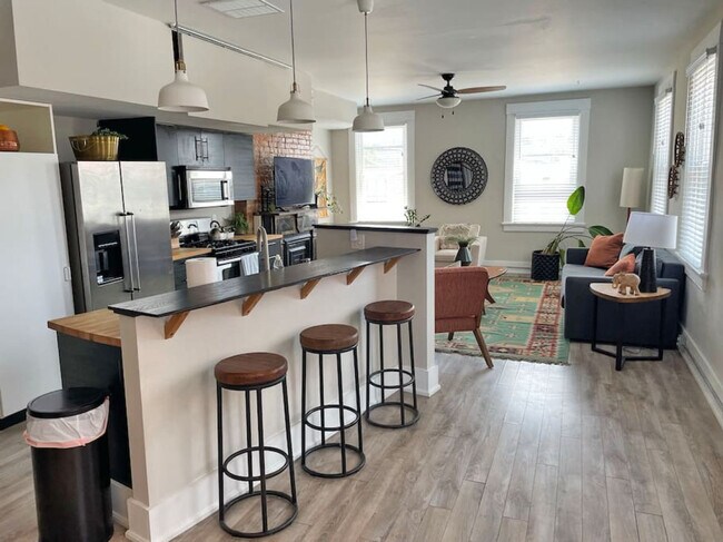 Building Photo - 1470 Goetz Alley