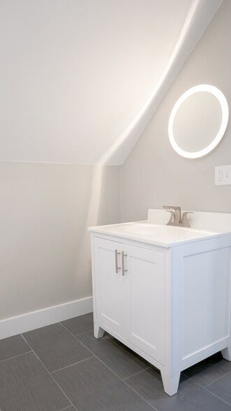 Building Photo - 268 Brown St