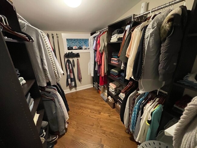 Building Photo - 2 W Ridge Ave