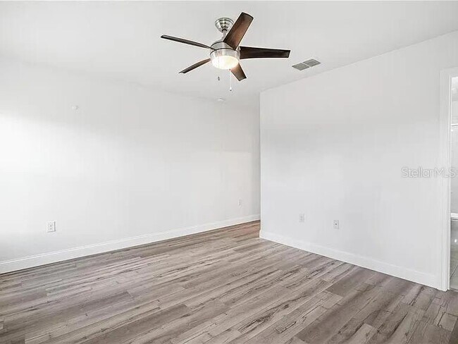 Building Photo - 212 Miles Ct